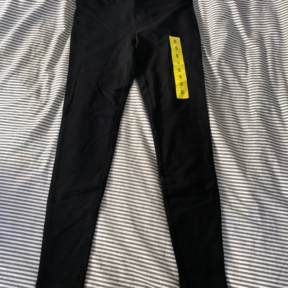 Black leggings